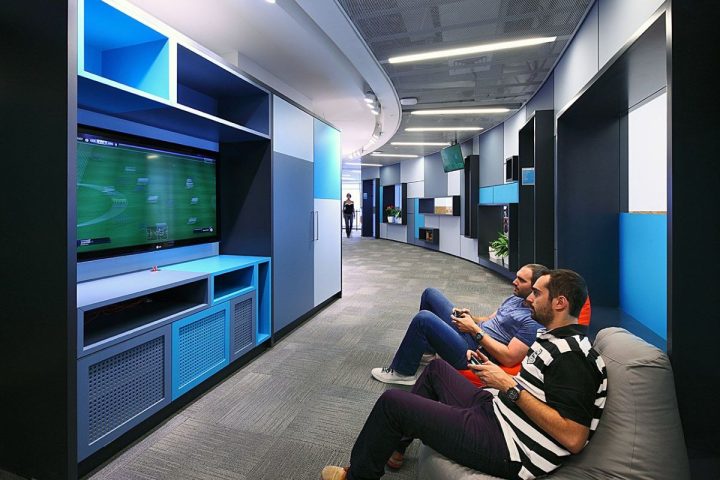 AVG-office-video-gamging-room