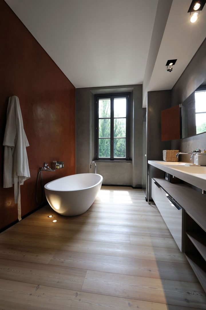 Hardwood-floor-for-bathroom-and-black-frame-window