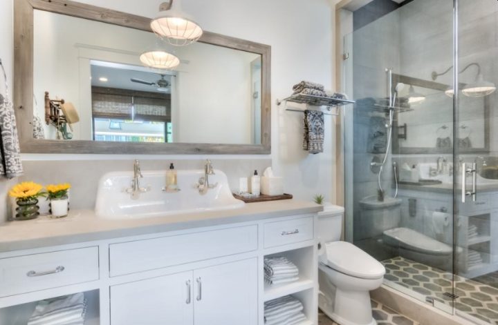 How-to-Decorate-Your-Bathroom-with-Farmhouse-Decor