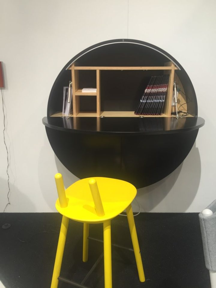 Round-black-wall-mounted-desk