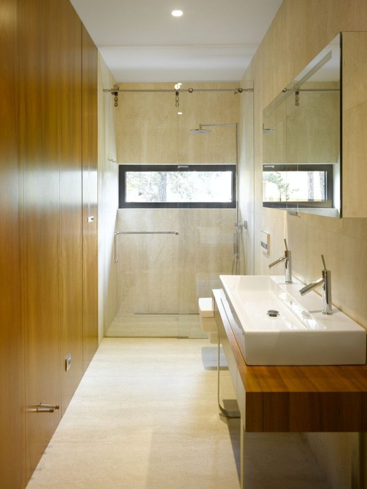 Walk-in-shower-with-glass-wall