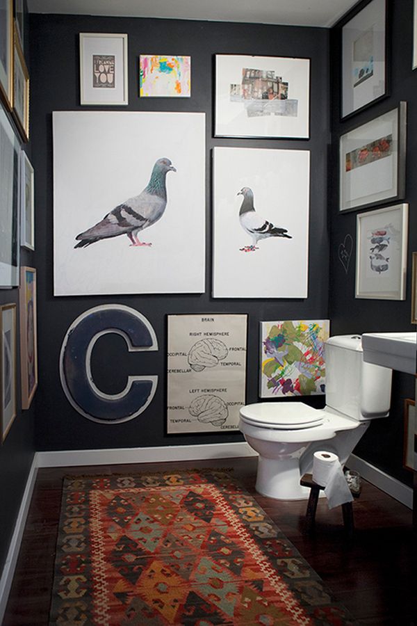 black-narrow-bathroom-wall-frames