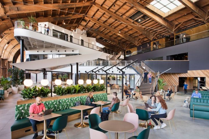 Googles-new-L.A.-office-by-ZGF-architects-in-California-bistro-and-working-lounge