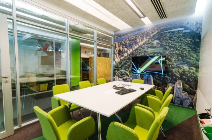 Skyscanner-office-Bold-Meeting-Area