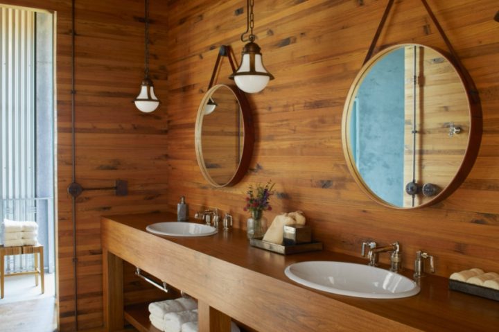 Rustic-bathroom-lighting