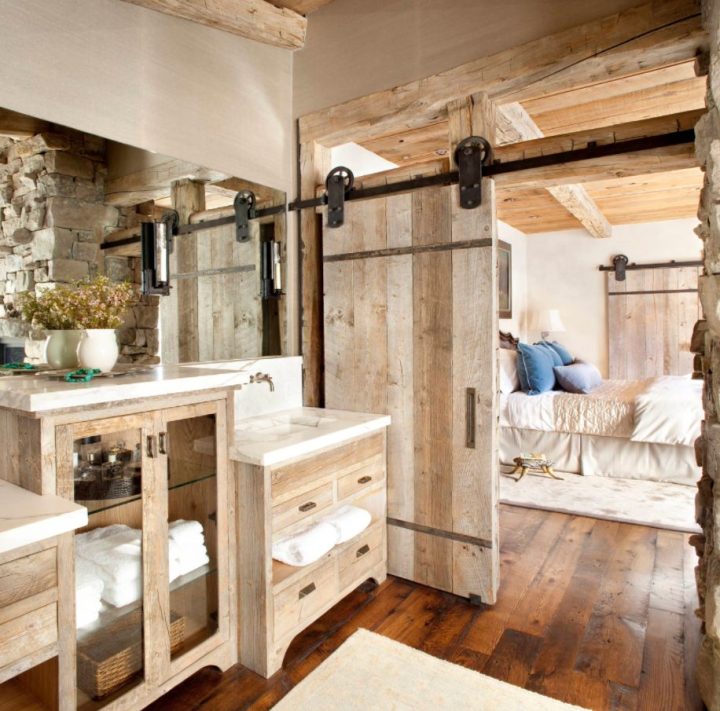 Rustic-bathroom-with-barn-door