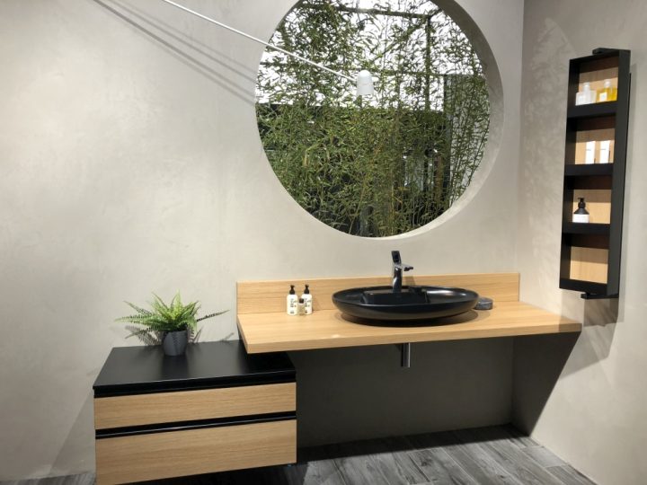 Soft-gray-bathroom-decor