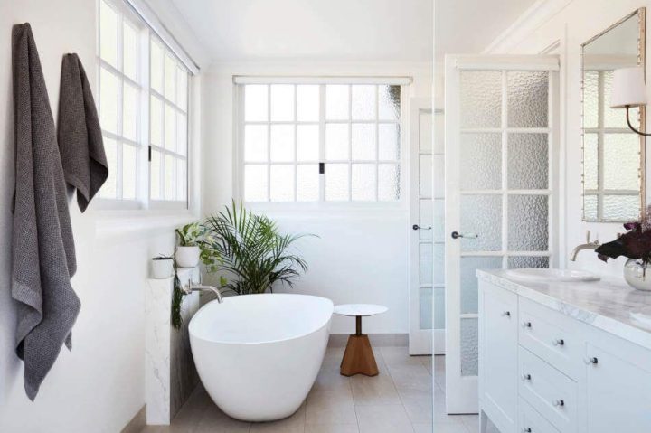 Soft-ivory-and-whites-bathroom