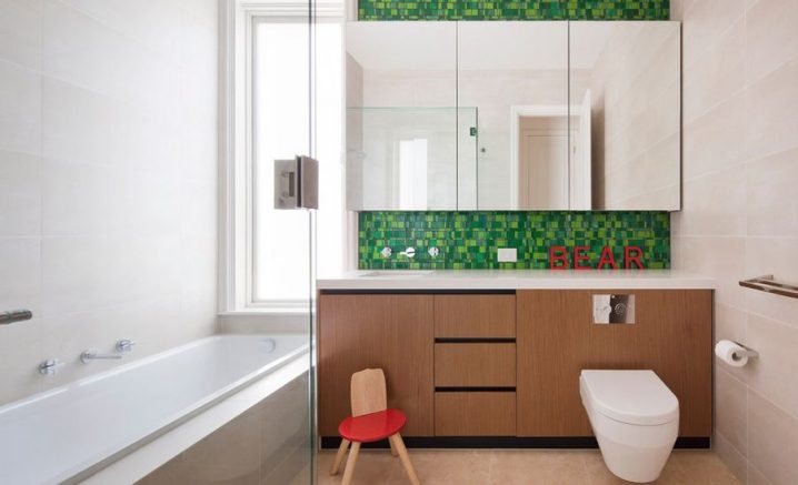 green-white-and-wood-bathroom-color-combinations