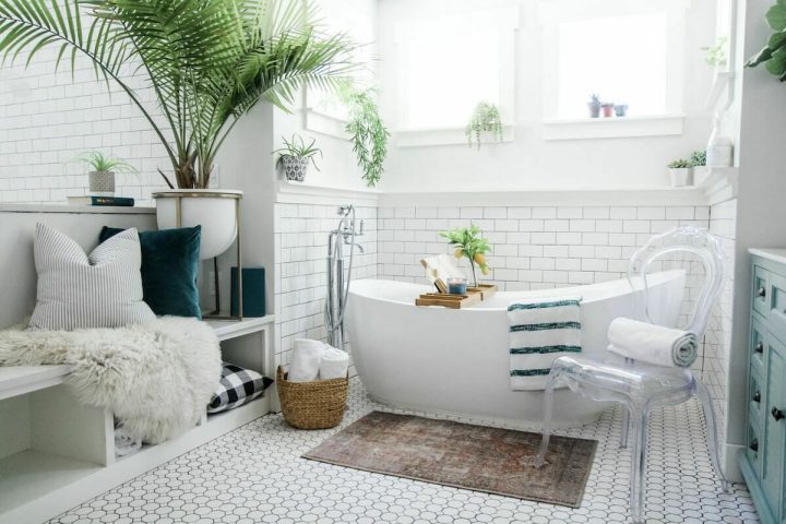 Beach-inspired-bathroom-interior-design-Casey-H