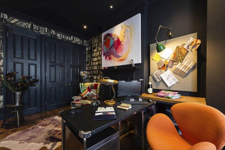 Black-office-room-decor