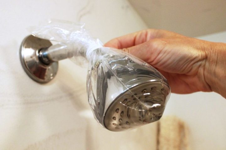 How-to-clean-the-shower-head-1024x683-1