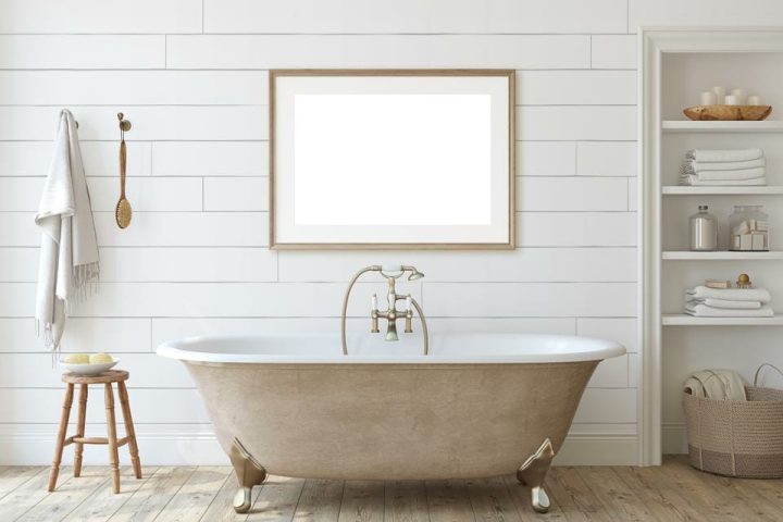 Simple-bathroom-in-modern-farmhouse-decor