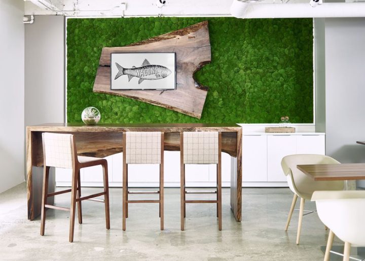 Green-wall-Art-for-a-Showroom