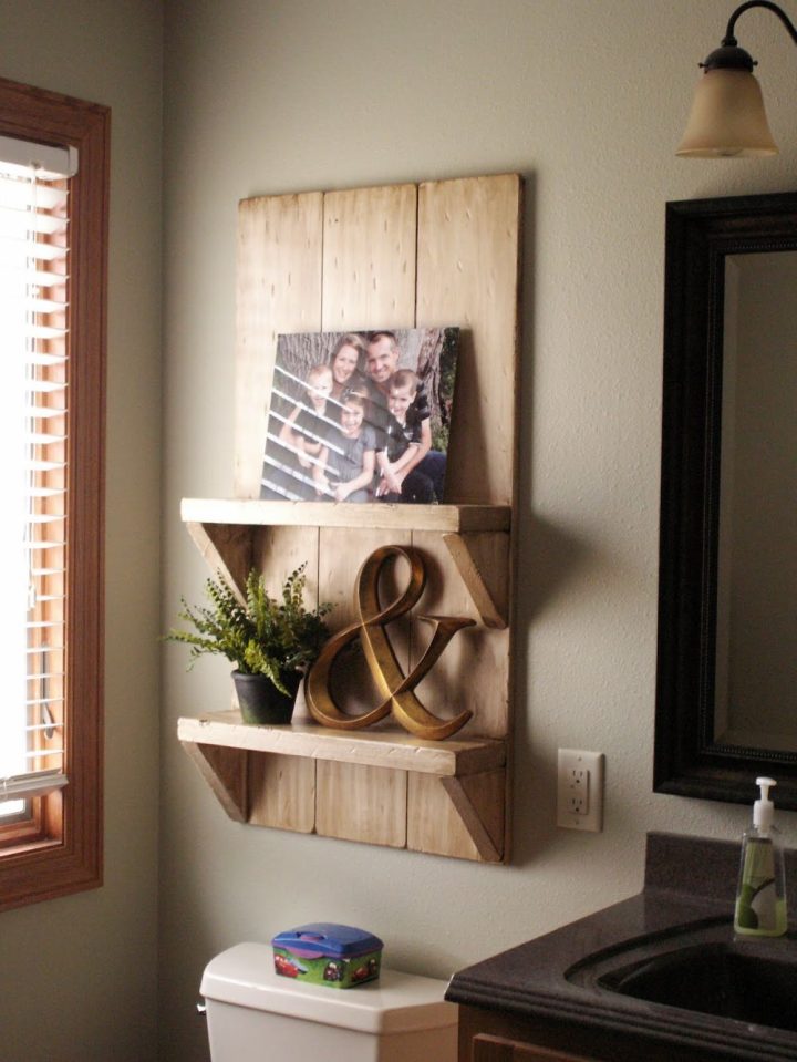 Plank-wood-above-the-toilet