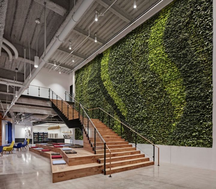 Sonos-Offices-–-Boston-Green-wall-for-staircase