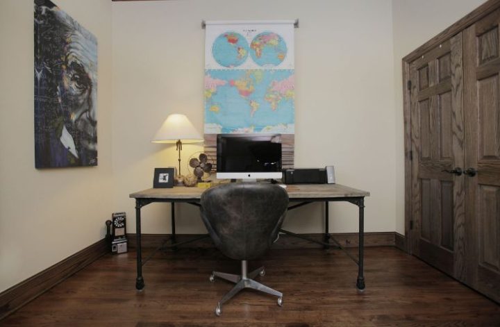 Reclaimed-wood-industrial-desk