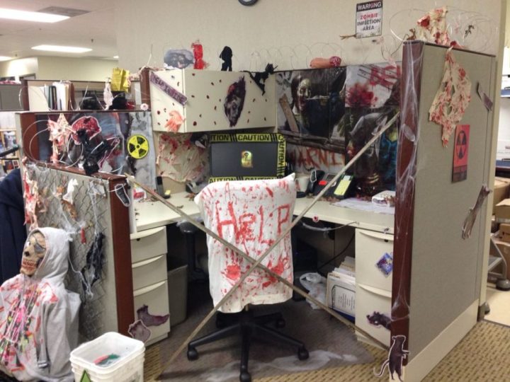 Scary-Halloween-Office-cubicle-decor