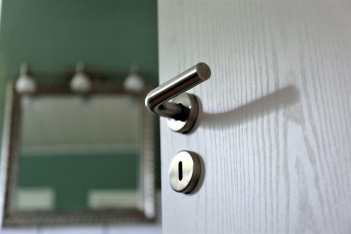 Bathroom-door-handles-1024x683-1