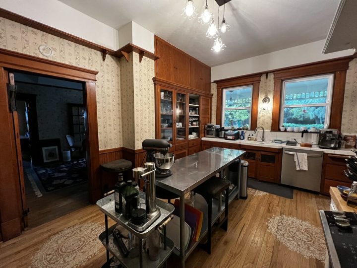 Before-the-modern-vintage-kitchen-makeover