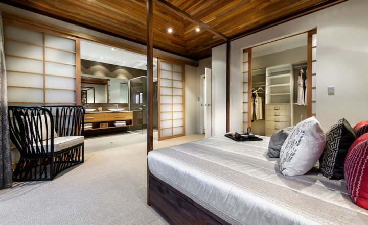 Master-bedroom-with-shoji-doors-for-bathroom