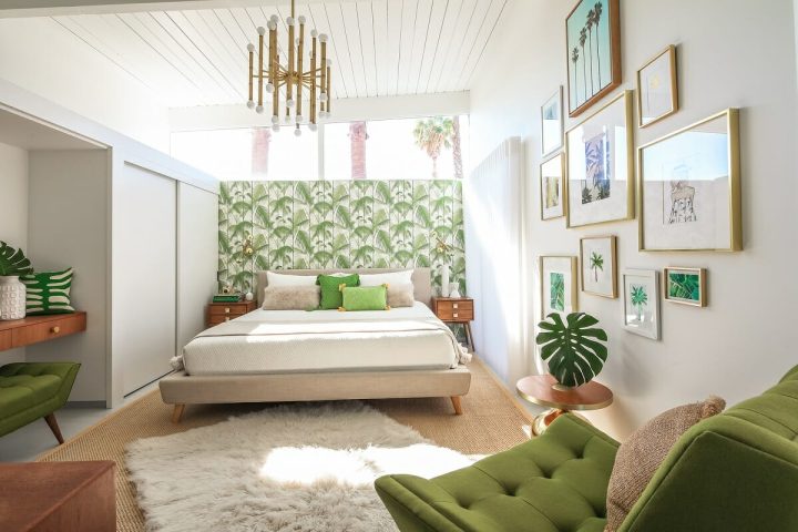 eclectic-interior-design-green-gallery-wall