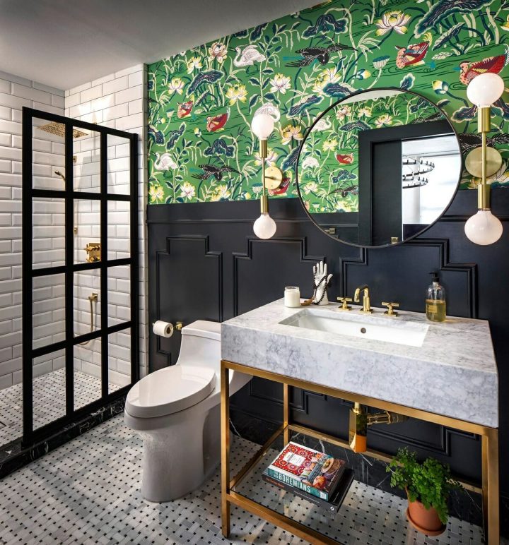 eclectic-interior-design-with-pattern-in-bathroom