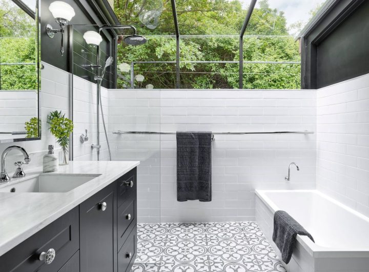 Black-and-white-bathroom-with-skylight