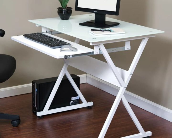 Computer-desk-with-glass-top