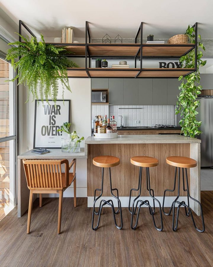 Kitchen-with-small-desk-area-for-laptop