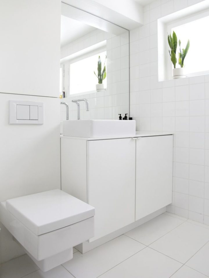 modern-scandinavian-white-bathroom