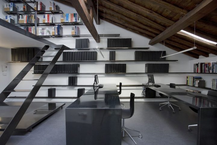 Stair-and-shelves-Estudio-Blurlogrono-design-by-Blur-Arquitectura