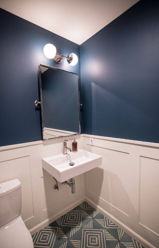 globe-lights-tile-floor-bathroom