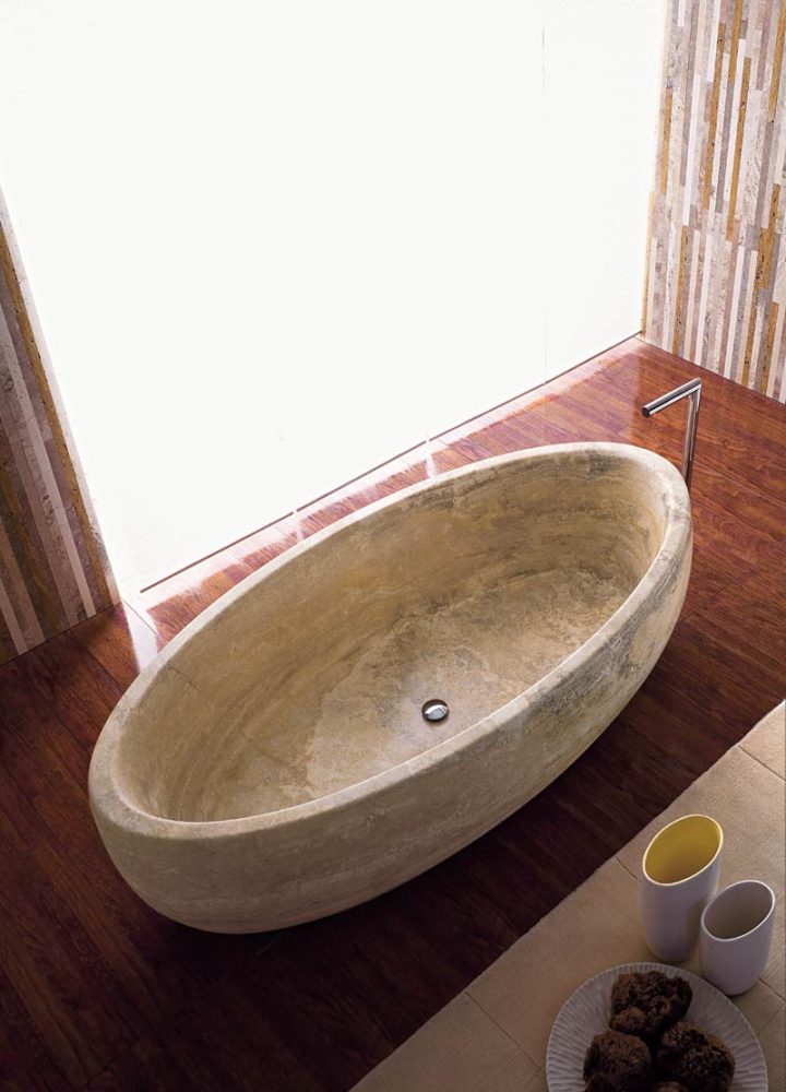 Aqua-boat-freestanding-bathtub