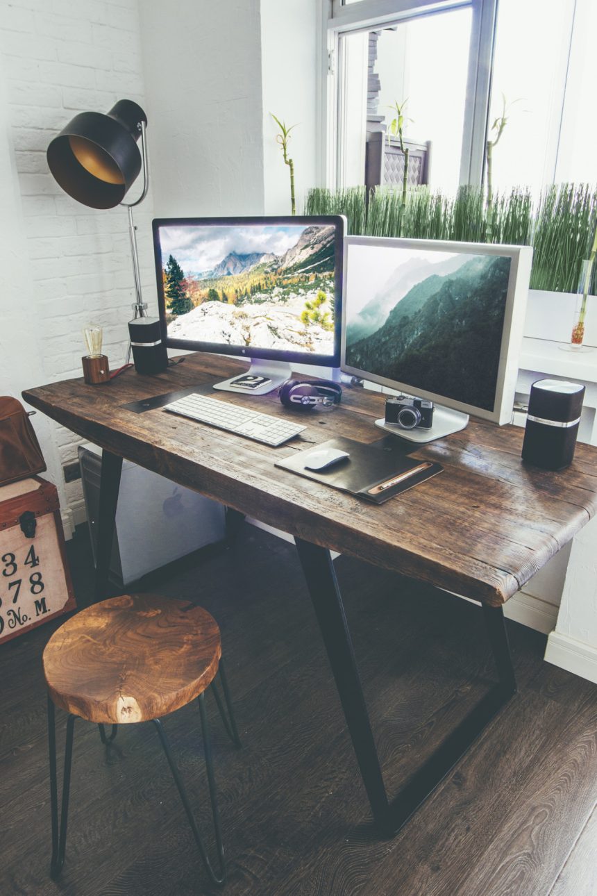 Reclaimed Wood Desks – The Bridge Between Past And Present In Your Home