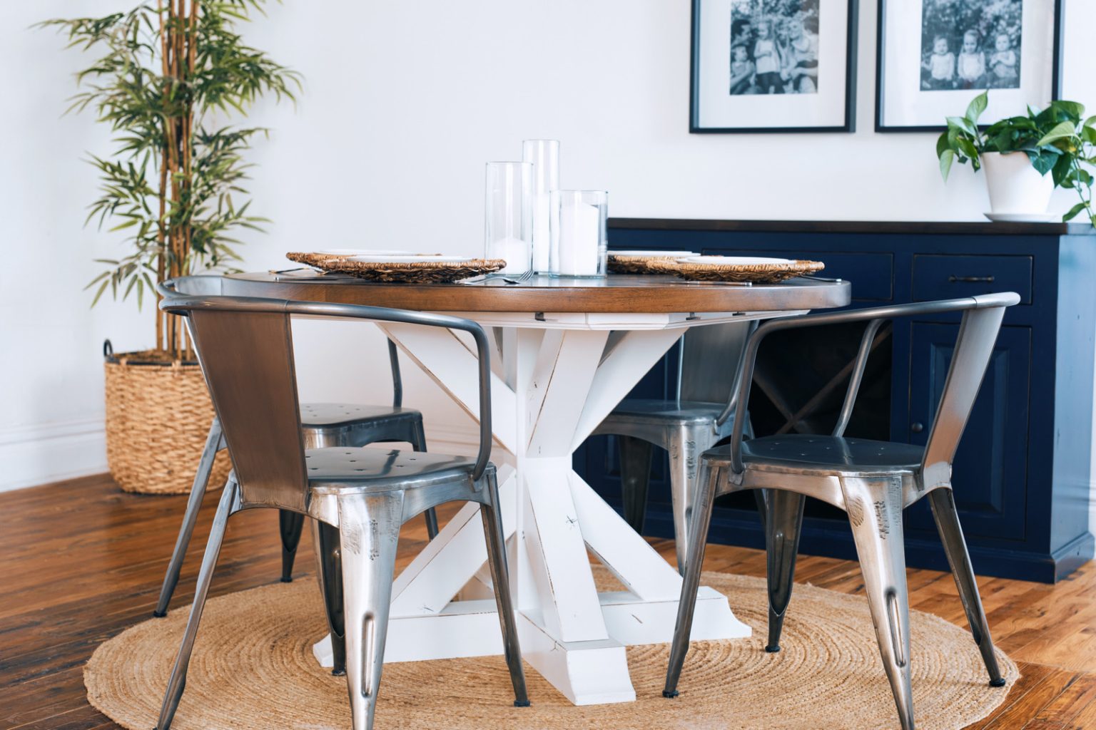 What’s the Greatest Spherical Eating Desk for Your Household?