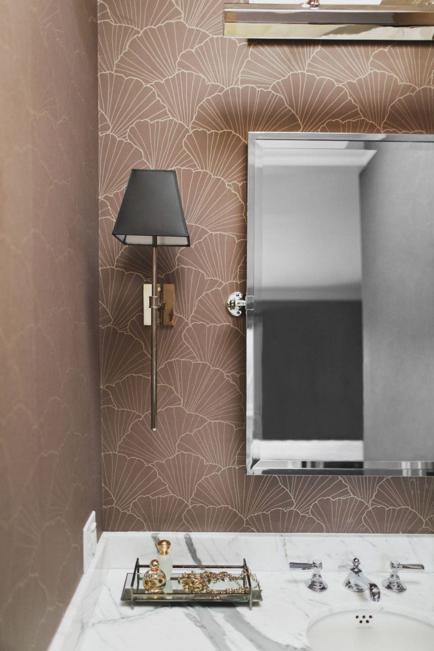 Creating a Stylish Taupe Bathroom Decor