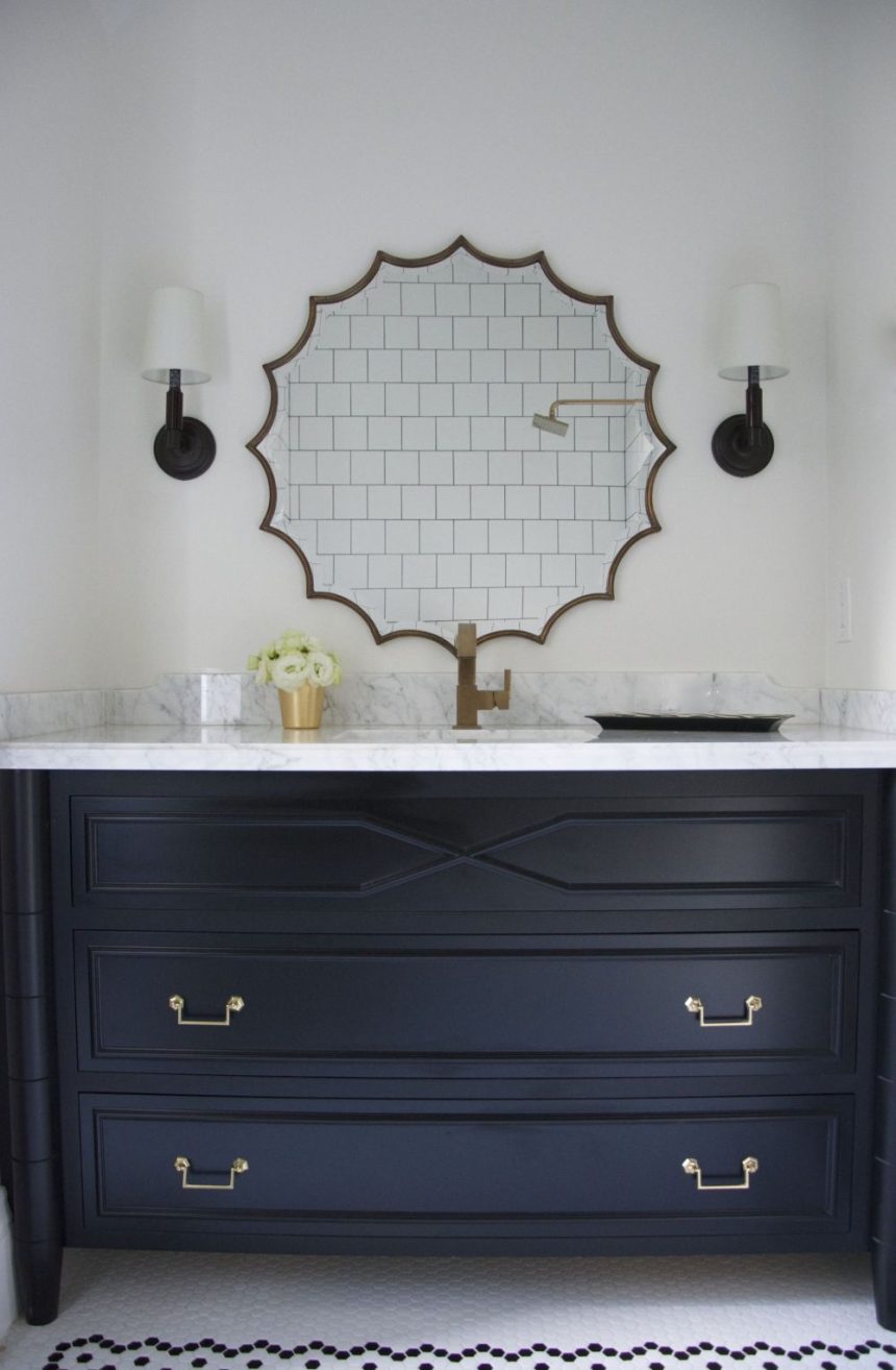 15 Bathrooms With Beautiful Statement Mirrors