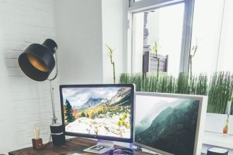 Reclaimed Wood Desks – The Bridge Between Past And Present In Your Home